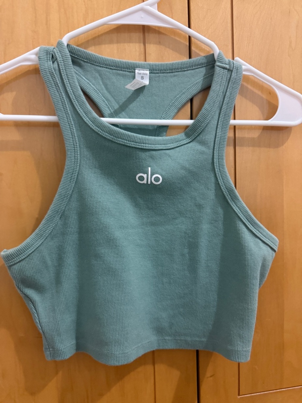 Alo Ribbed Cropped Tank - Picture 2 of 5